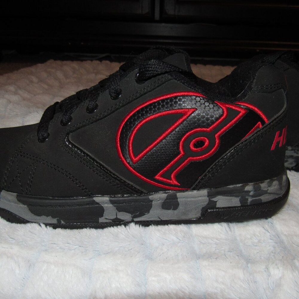 Heelys Youth Size 5 Black/Red Sneakers